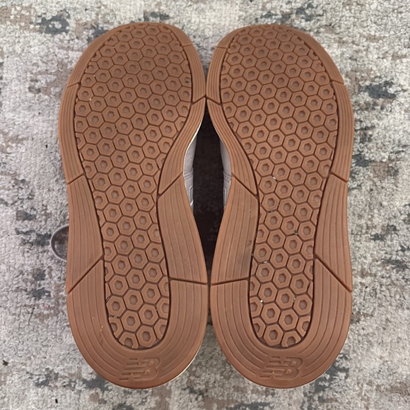 EUC New Balance 247 shoes size 10 - Picture 5 of 5